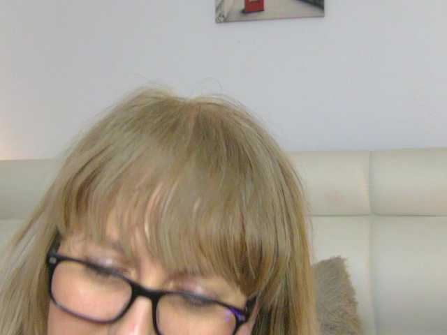 CougarMilf's BongaCams show and profile