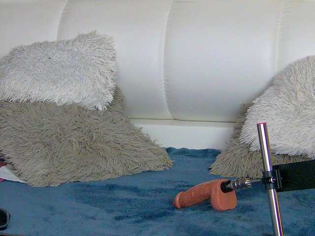 CougarMilf's BongaCams show and profile