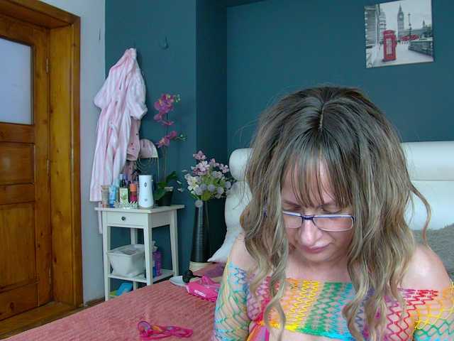 CougarMilf's BongaCams show and profile