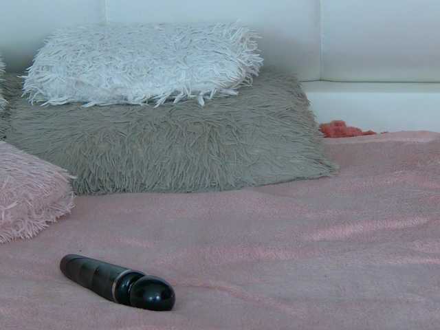 CougarMilf's BongaCams show and profile