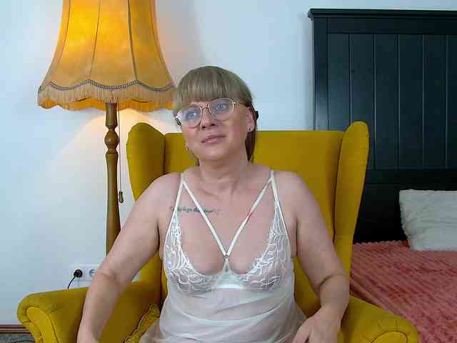 CougarMilf webcam