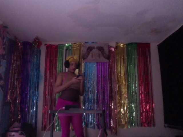 AdviceColumn's BongaCams show and profile