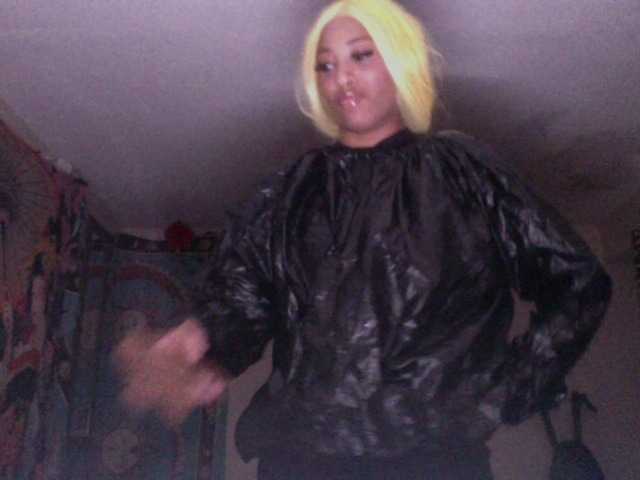 AdviceColumn's BongaCams show and profile