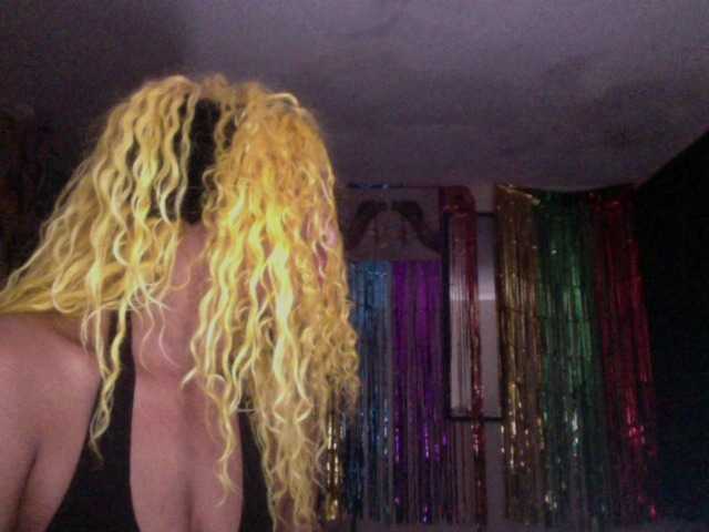 AdviceColumn's BongaCams show and profile