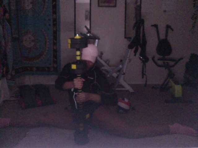 AdviceColumn webcam bongacams model stream image