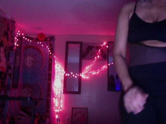 AdviceColumn free chat on liveonude