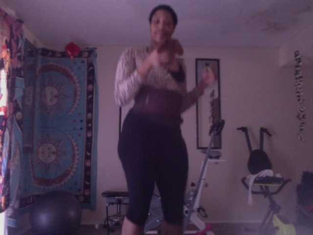 AdviceColumn's BongaCams show and profile