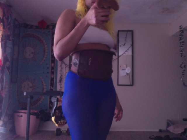 AdviceColumn's BongaCams show and profile