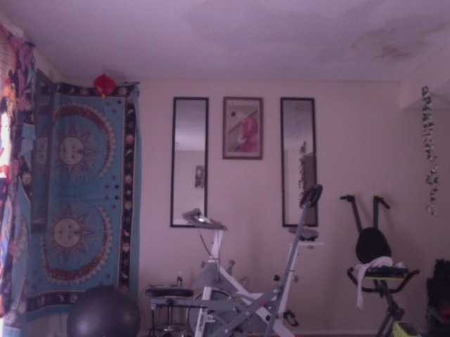 AdviceColumn's BongaCams show and profile