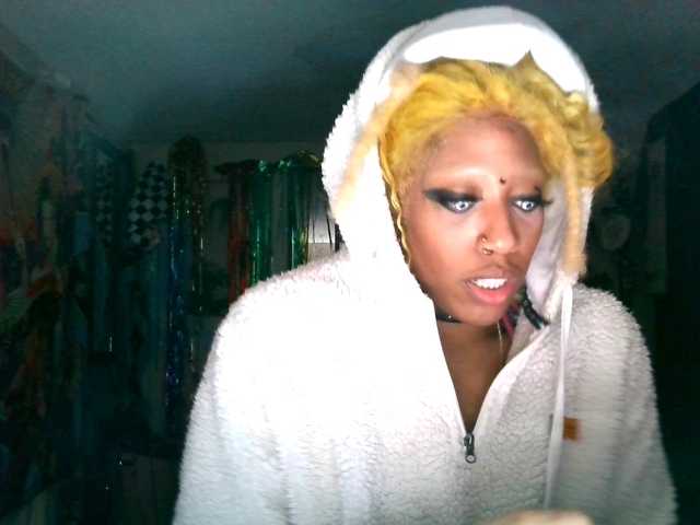 AdviceColumn's BongaCams show and profile