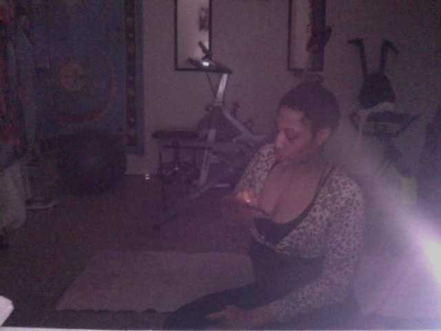 AdviceColumn's BongaCams show and profile