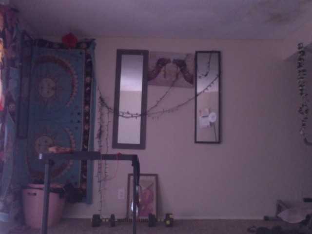 AdviceColumn's BongaCams show and profile