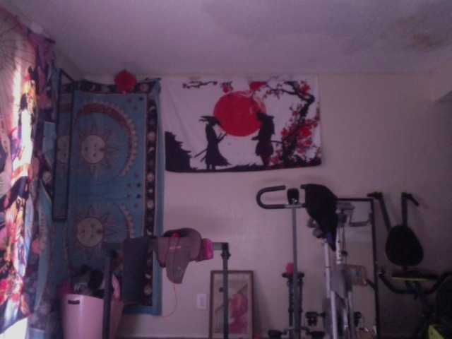 AdviceColumn's BongaCams show and profile