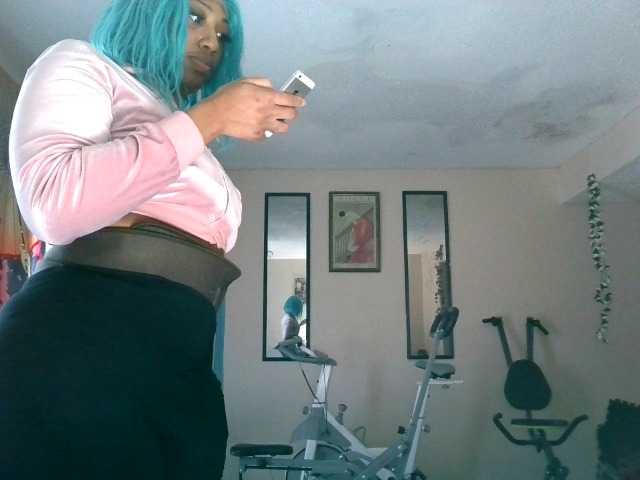 AdviceColumn's BongaCams show and profile