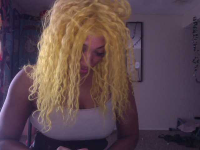 AdviceColumn's BongaCams show and profile