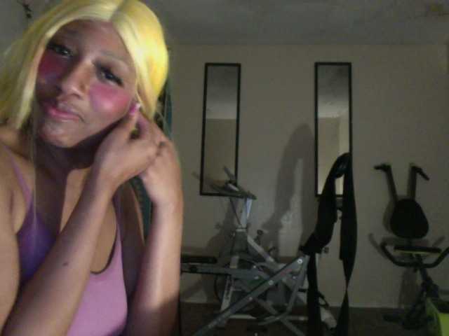 AdviceColumn's BongaCams show and profile