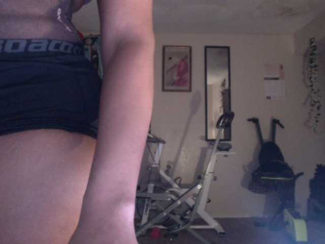 AdviceColumn's BongaCams show and profile