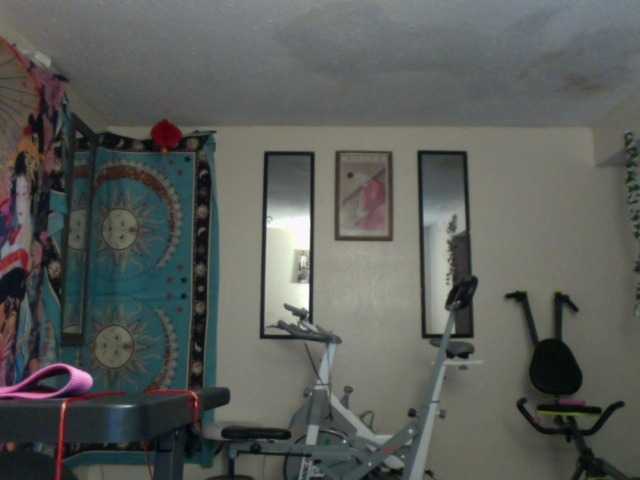 AdviceColumn's BongaCams show and profile