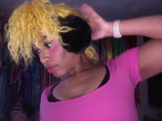 AdviceColumn's BongaCams show and profile