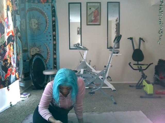 AdviceColumn's BongaCams show and profile