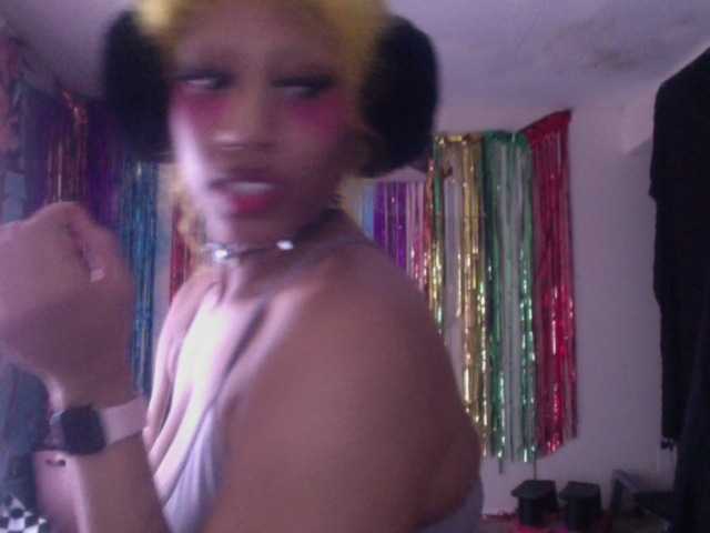 AdviceColumn's BongaCams show and profile