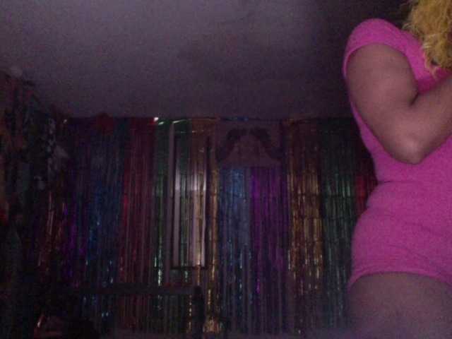 AdviceColumn's BongaCams show and profile