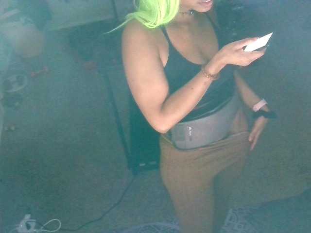 AdviceColumn's BongaCams show and profile