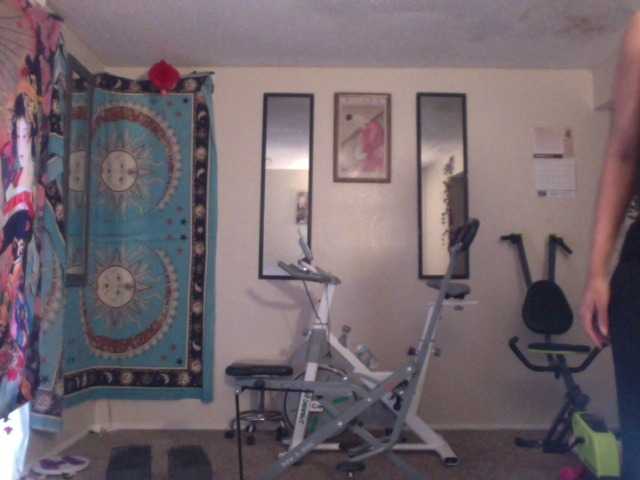 AdviceColumn's BongaCams show and profile