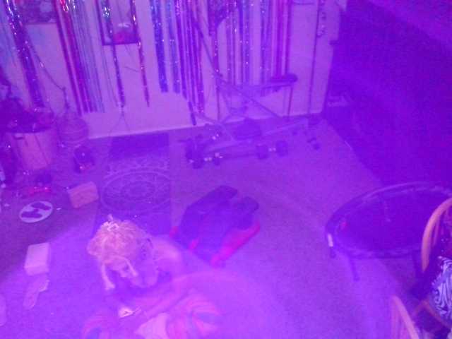 AdviceColumn's BongaCams show and profile