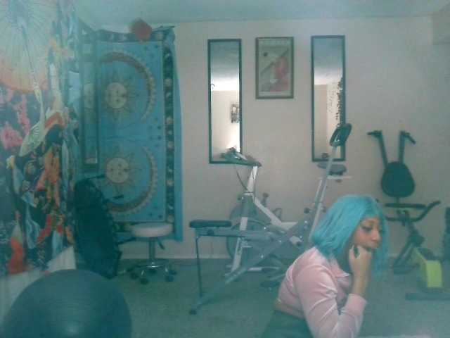 AdviceColumn's BongaCams show and profile