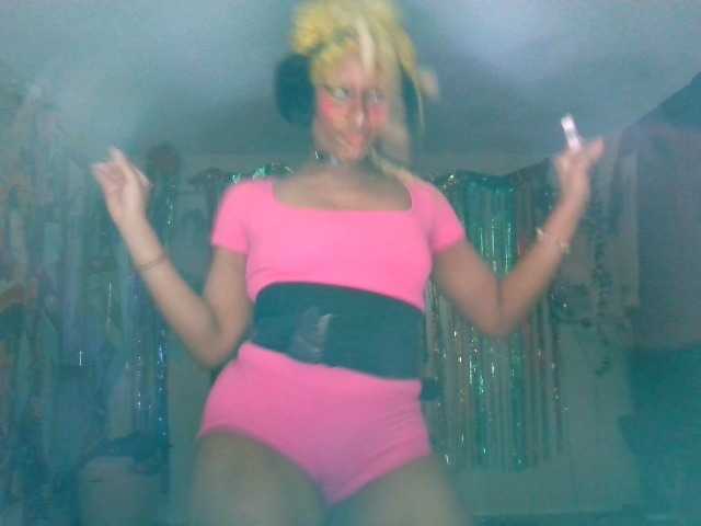 AdviceColumn's BongaCams show and profile