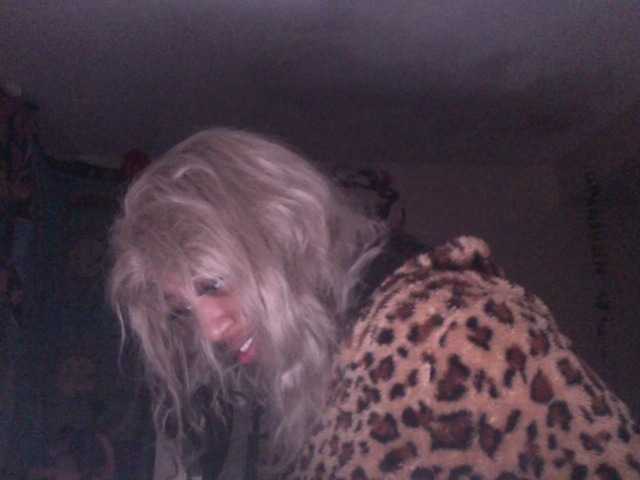 AdviceColumn's BongaCams show and profile