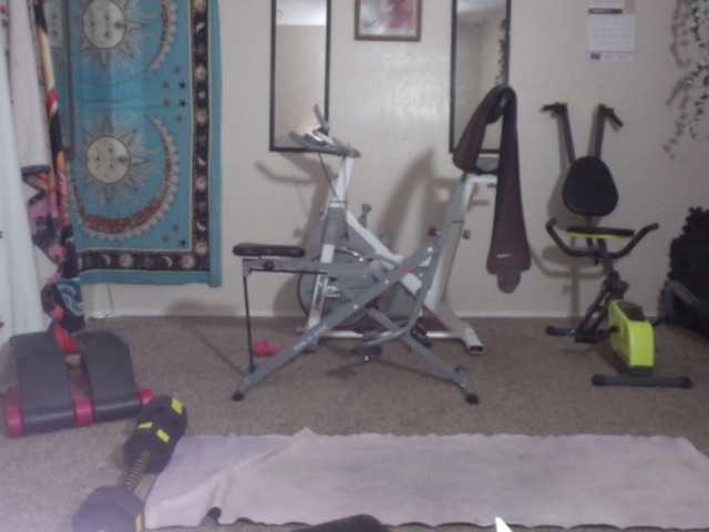 AdviceColumn's BongaCams show and profile