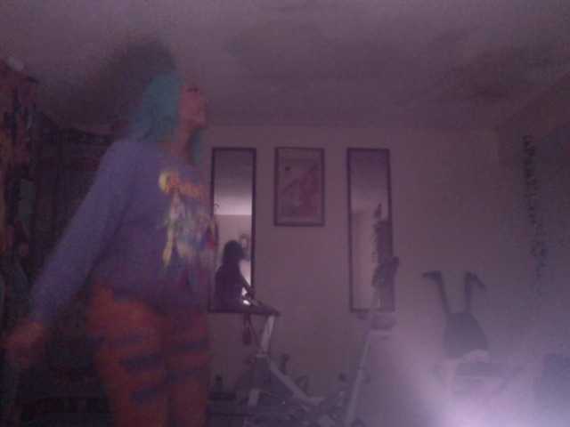 AdviceColumn's BongaCams show and profile