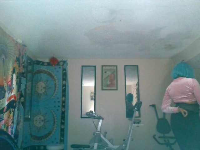 AdviceColumn's BongaCams show and profile