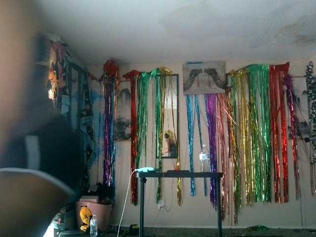 AdviceColumn's BongaCams show and profile