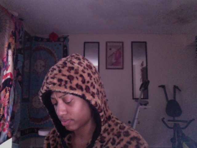 AdviceColumn's BongaCams show and profile