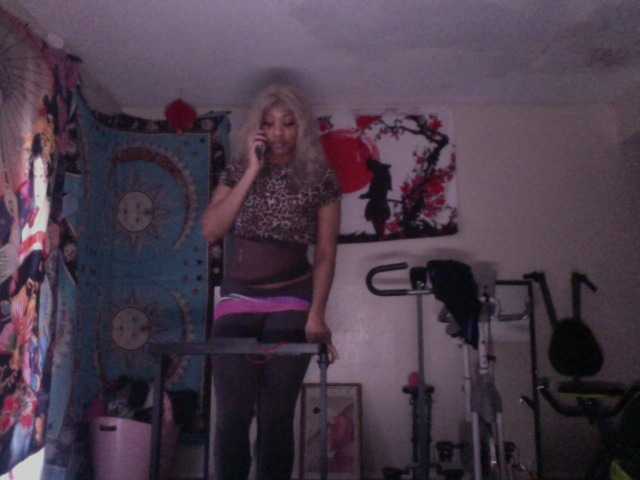 AdviceColumn's BongaCams show and profile