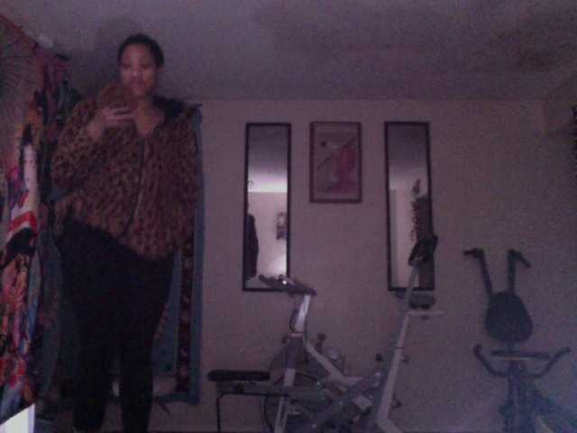 AdviceColumn's BongaCams show and profile