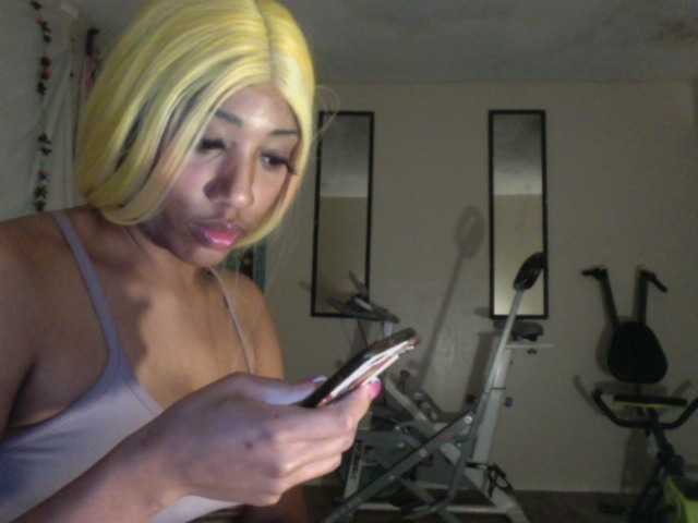 AdviceColumn's BongaCams show and profile