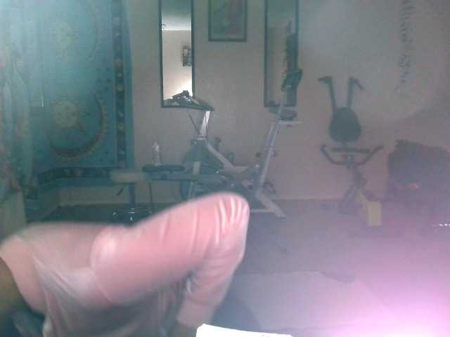 AdviceColumn's BongaCams show and profile