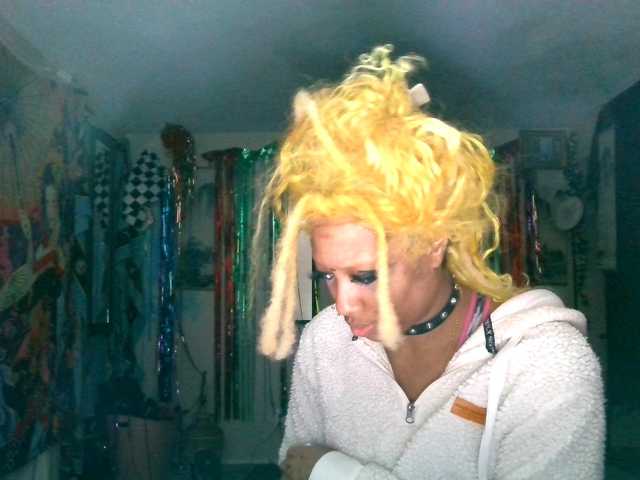 AdviceColumn's BongaCams show and profile