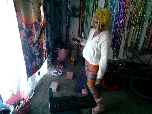 AdviceColumn's BongaCams show and profile