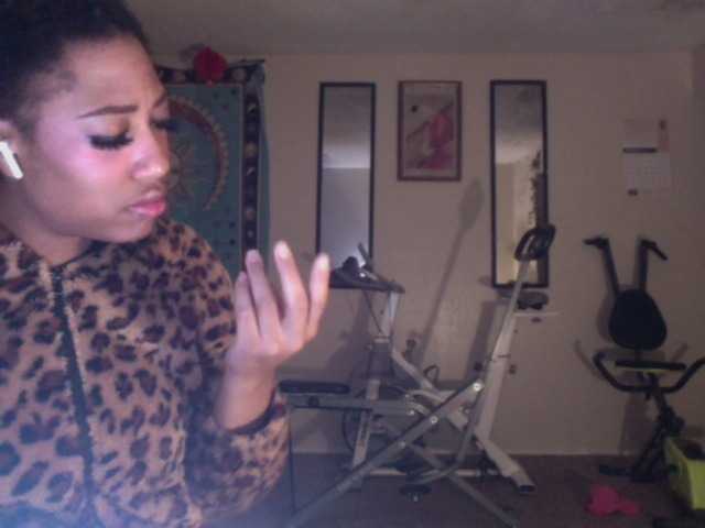 AdviceColumn's BongaCams show and profile