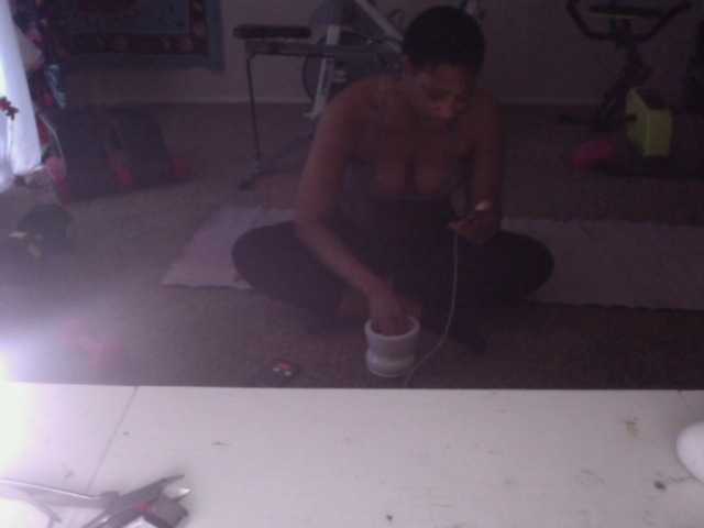 AdviceColumn's BongaCams show and profile