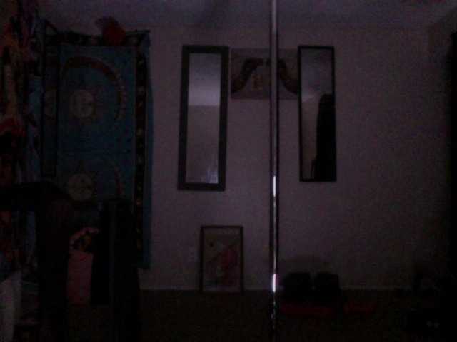 AdviceColumn's BongaCams show and profile