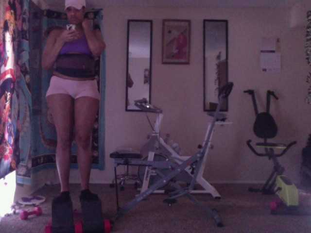 AdviceColumn's BongaCams show and profile