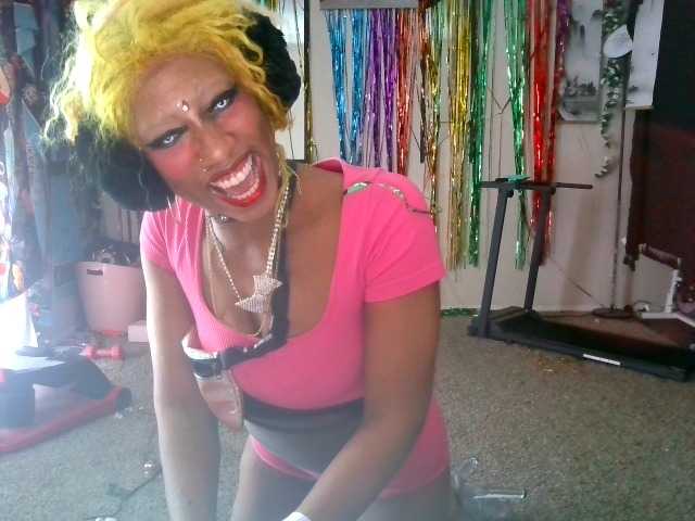 AdviceColumn's BongaCams show and profile