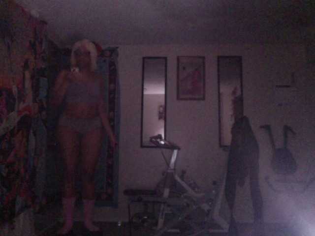 AdviceColumn's BongaCams show and profile