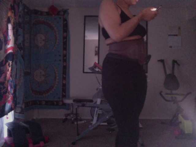 AdviceColumn's BongaCams show and profile